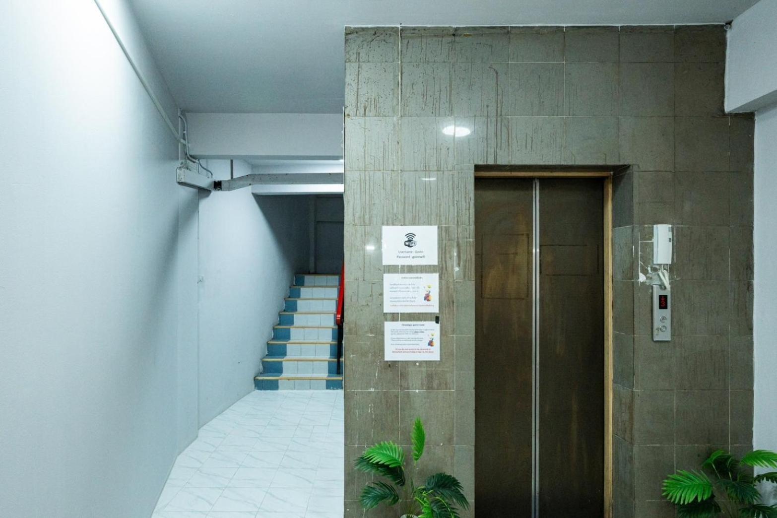 Go Inn Mrt Hua Lamphong Yaowarat Bangkok Exterior photo